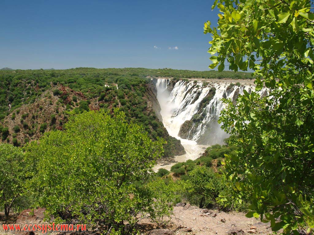   (Ruacana Falls)    (Kunene River)       .
   ,  . - ,  