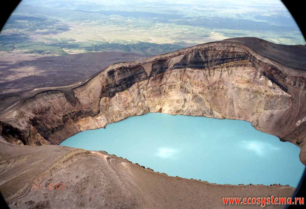 Sulphuric acid crater lake in the Maly Semiachik (Semyachik) volcano (Troitsky crater).
View from the helicopter